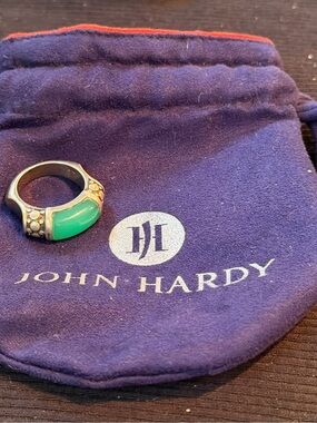 John Hardy Women’s rare Ring with Green Stone